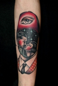 手臂复古风格的彩色肖像纹身图案