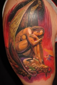 大臂漂亮的彩色性感女性纹身图案