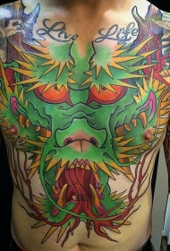 胸部和腹部有趣的卡通彩色龙纹身图案