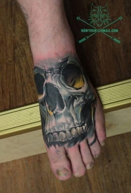 脚背彩色逼真的骷髅头纹身图案