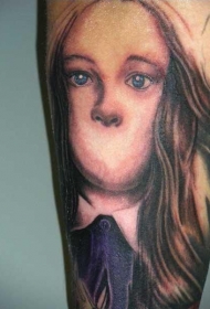 肩部老式风格彩绘神秘的女孩纹身