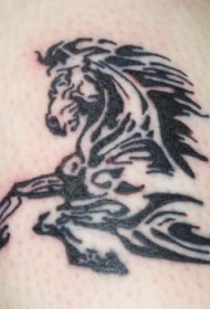 黑色部落马纹身图案