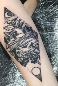 小臂黑色几何菱形风景点刺纹身图案