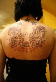 背部黑色线条玫瑰和星星纹身图案