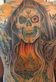 男生满背彩绘植物素材抽象线条建筑和骷髅头纹身图片