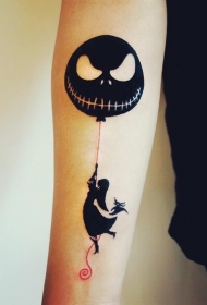 手臂黑色神秘女子飞行怪物气球纹身
