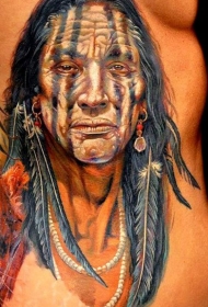 腰侧彩色逼真的武士肖像纹身图案