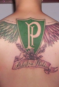 背部可爱的意大利字符与翅膀纹身