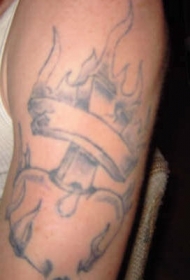 手臂灰色神圣的心自制纹身图片