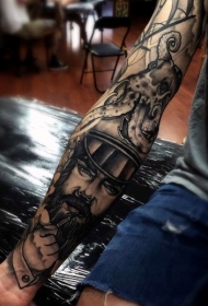 手臂航海主题的黑灰水手和章鱼纹身图案