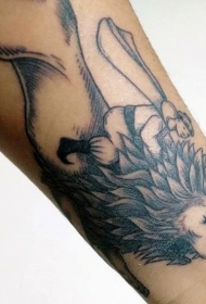 腿部灰色人骑着狮子纹身图案