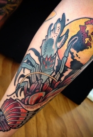 手臂现代风格的彩色螃蟹海螺纹身图案