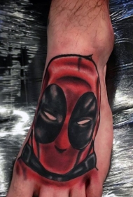 脚背自制式彩色死侍头纹身图案