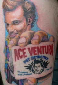 肩部彩色艾斯电影人物纹身图案