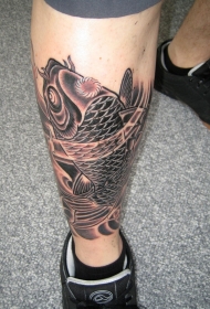 黑色的锦鲤鱼小腿纹身图案