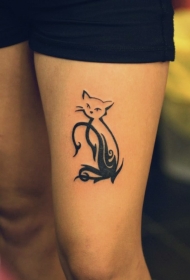 黑色部落风格的猫大腿纹身图案