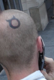 头部圆形标志魔鬼角纹身图案