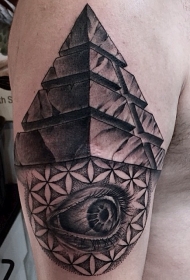 大臂黑白部落金字塔结合神秘的眼睛纹身图案