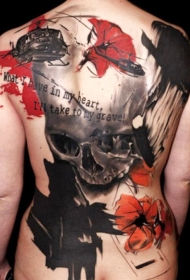 背部现代风格骷髅和花朵纹身图案