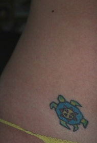 蓝色机器人甲虫腰部纹身图案