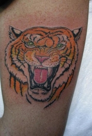 经典的咆哮老虎纹身图案