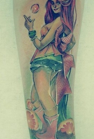 手臂彩色红头发的女孩纹身图片