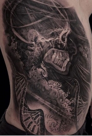 侧肋黑色透视人骨骼与DNA符号纹身图案