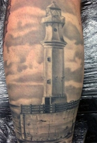 小腿非常逼真写实的灯塔纹身图案