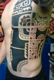 半身波利尼西亚图腾纹身图案