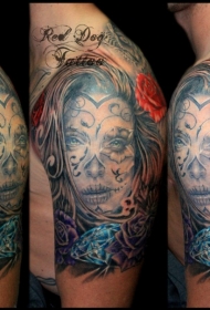 肩部墨西哥传统美丽的女人与花朵和钻石纹身图案