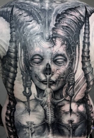 满背恶心的恶魔女人黑白纹身图案