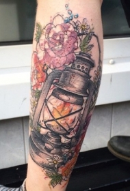 腿部插画风格彩色灯纹身图案