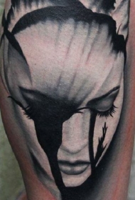神奇的黑白女人脸与花朵纹身图案