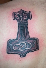 部落锤子黑色纹身图案