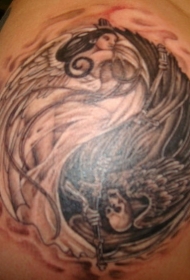 阴阳八卦善与恶纹身图案