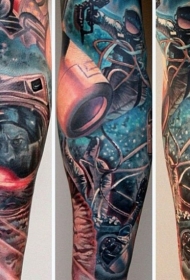 花臂彩色空间主题纹身图案