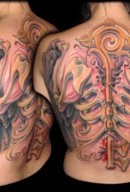 背部华丽的彩色奇特幻想翅膀纹身图案