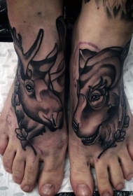 old school脚背黑色麋鹿和山羊头纹身图案
