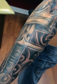手臂中世纪匕首雨皇冠纹身图案