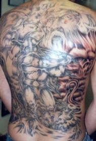 背部斯堪的纳维亚神和海盗斧头纹身图案