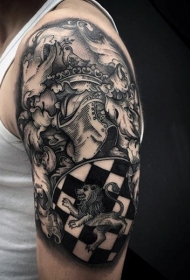 大臂可怕的黑白中世纪盔甲盔盾牌纹身图案
