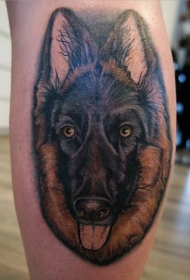 腿部德国牧羊犬肖像逼真纹身图案