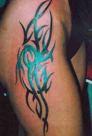 女性腿部彩色部落标志纹身图片