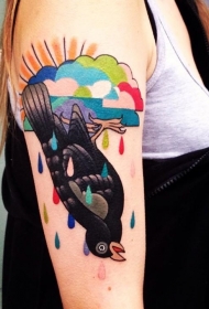 大臂彩色云朵与黑色小鸟纹身图案