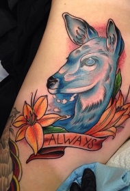 大腿五彩缤纷的花朵和小鹿纹身图案