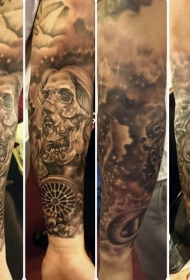 手臂神秘的星空人像雕塑纹身图案