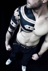 半甲绚丽的黑色部落饰品纹身图案