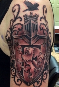 大臂黑白英国风格狮子徽章纹身图案