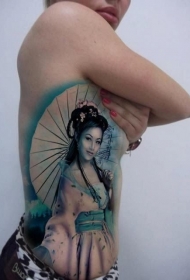 侧肋写实的古装美女肖像纹身图案