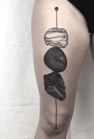 大腿雕刻风格黑色各种石头纹身图案